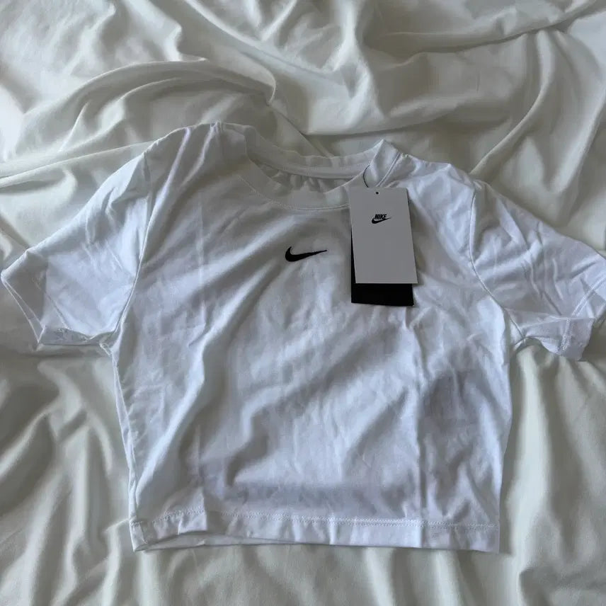 [BUNJANG] Nike White Cropped T-Shirt XS / 새상품 :) 나이키 크롭티셔츠