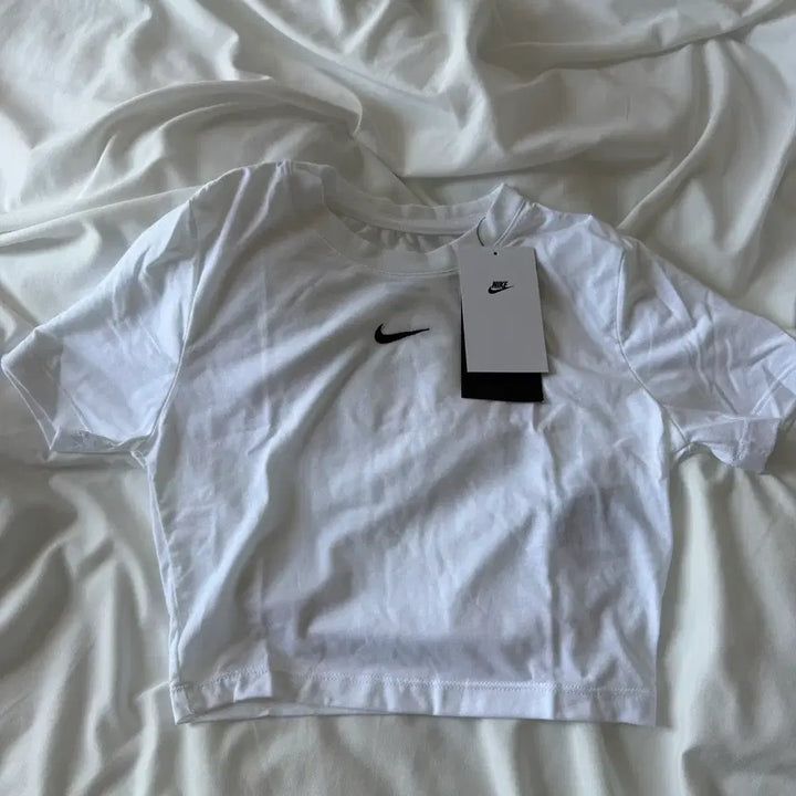[BUNJANG] Nike White Cropped T-Shirt XS / 새상품 :) 나이키 크롭티셔츠
