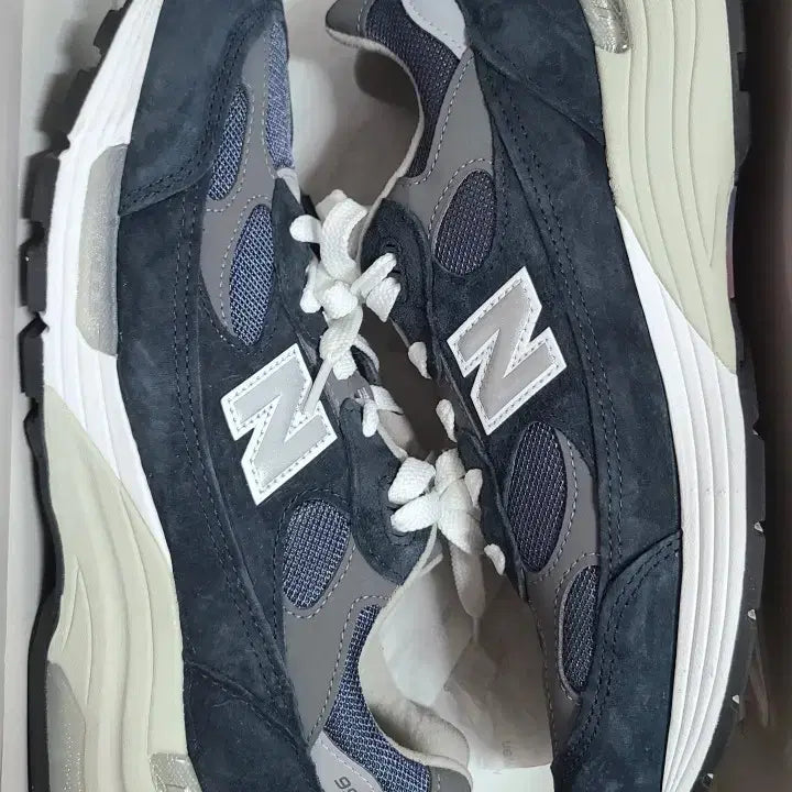 [SOLD OUT] 뉴발란스 992 네이비 275