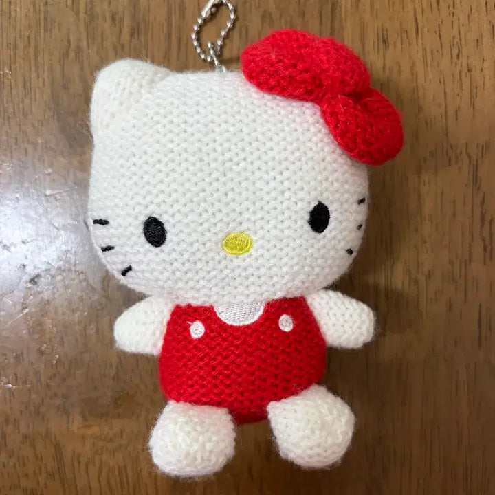[BUNJANG] Sanrio Hello Kitty Knitted Mascot / 산리오 뜨개 헬로키티 마스코트