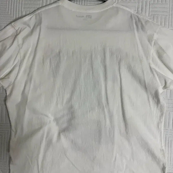 [SOLD OUT] [XL] 유니클로 UT 베르세르크 반팔 티셔츠 화이트