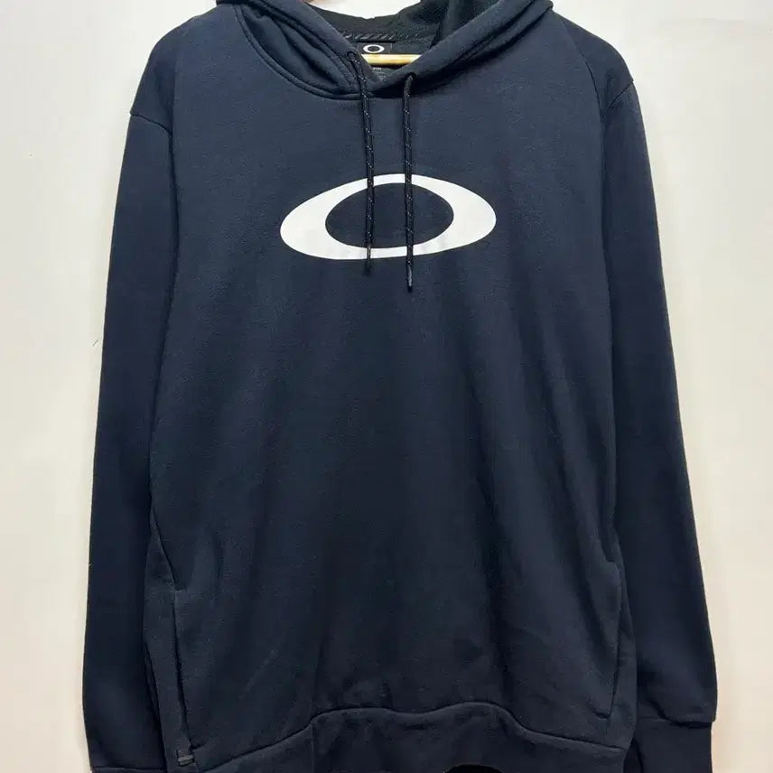 [BUNJANG] Oakley Black Hoodie / 오클리 블랙 후드티