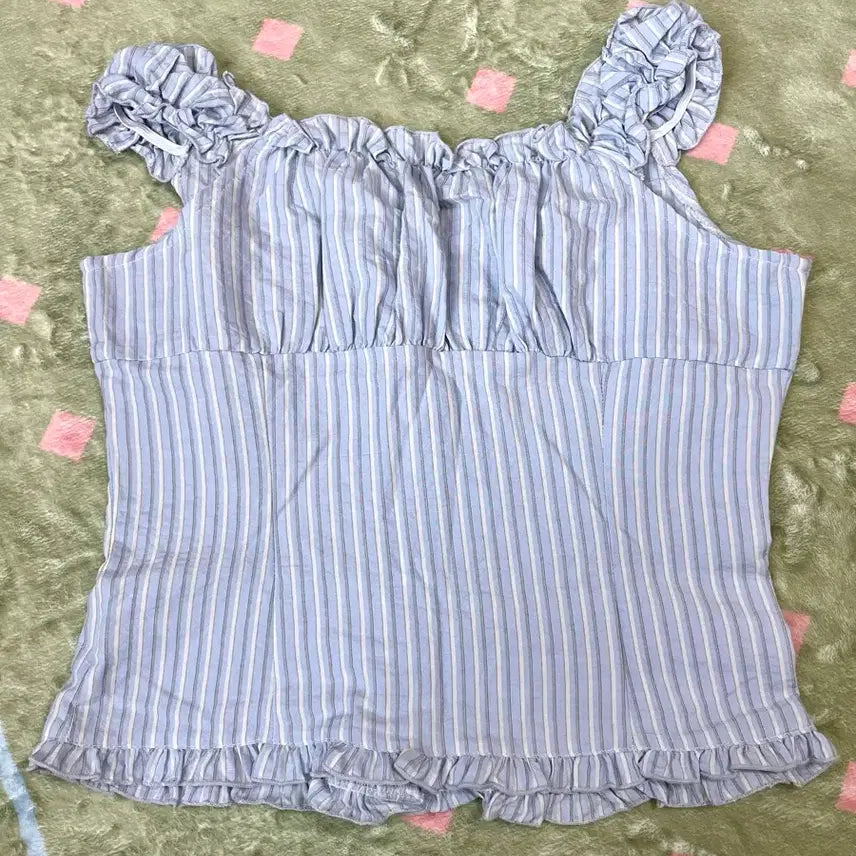 [BUNJANG] Hevibe Pin Stripe Blouse Sora / 헤비브 핀 스트라이프 블라우스 sora