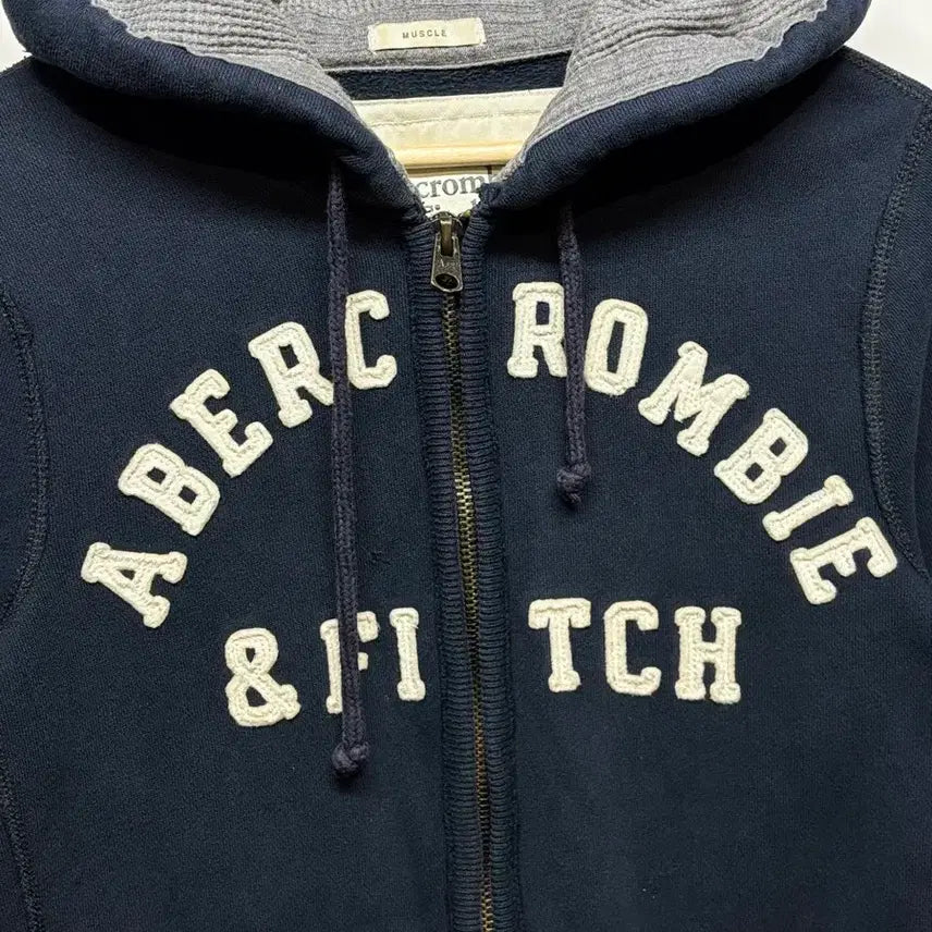 [BUNJANG] Abercrombie Muscle Fit Navy Hooded Zip-Up / 아베크롬비 머슬핏 네이비 후드 집업