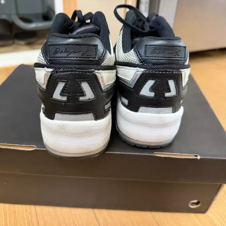 [BUNJANG] SUECOMMA BONNIE Sneakers / 슈콤마보니 225