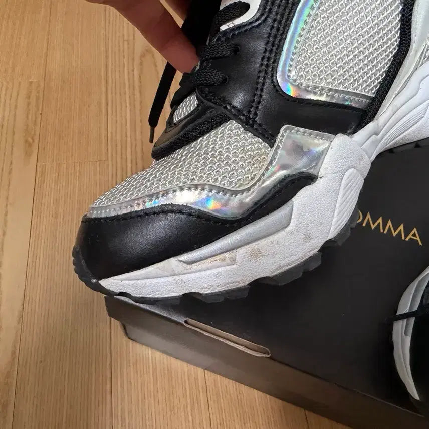 [BUNJANG] SUECOMMA BONNIE Sneakers / 슈콤마보니 225