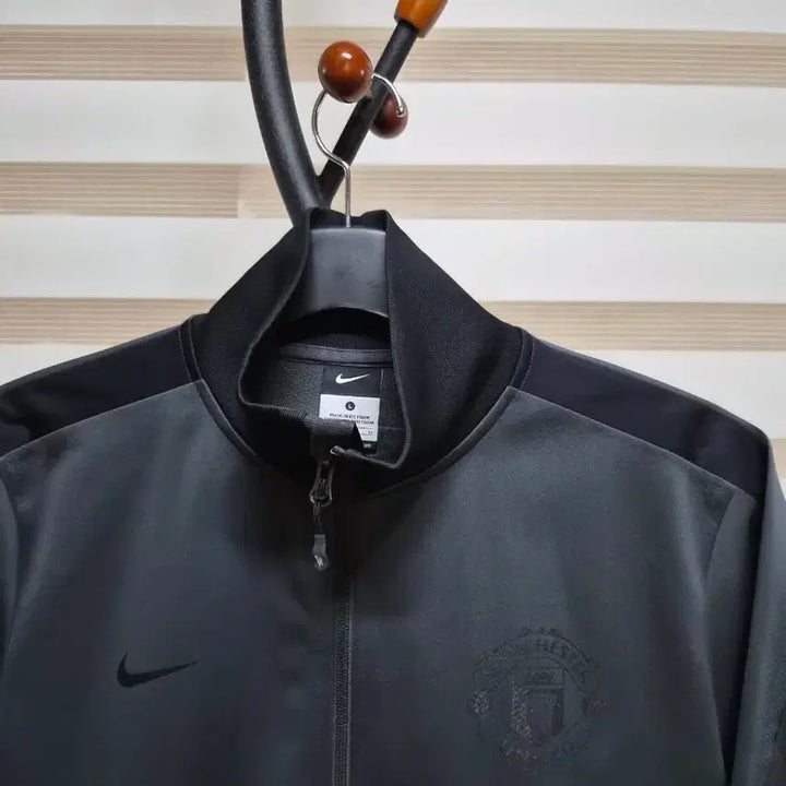 [SOLD OUT] 나이키 맨유 DHL 트랙탑 L 100"