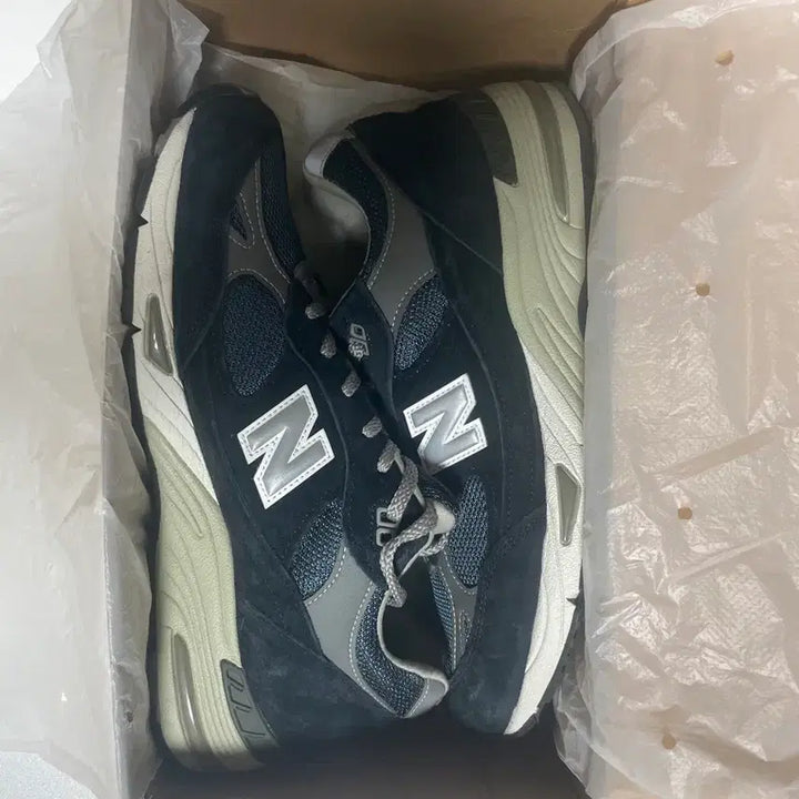 [BUNJANG] New Balance 991 Navy Sneakers / 뉴발란스 991 네이비 270mm
