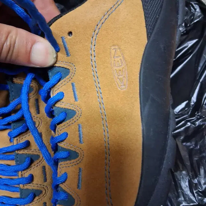 [BUNJANG] KEEN Hiking Trekking Shoes 235-240 / 킨 KEEN 등산화 트레킹화235-240