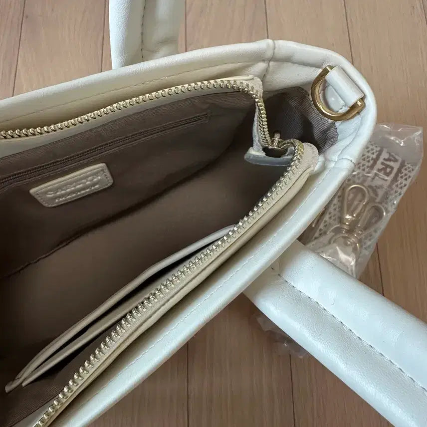 [BUNJANG] CARLYN Tofu Bag Ivory 3-way Bag / [칼린]토푸백 아이보리 3way 가방