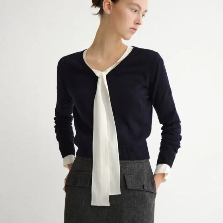 [BUNJANG] Sier V-Neck Knit Sweater / 시에 베르 브이넥 니트 S 딥 네이비