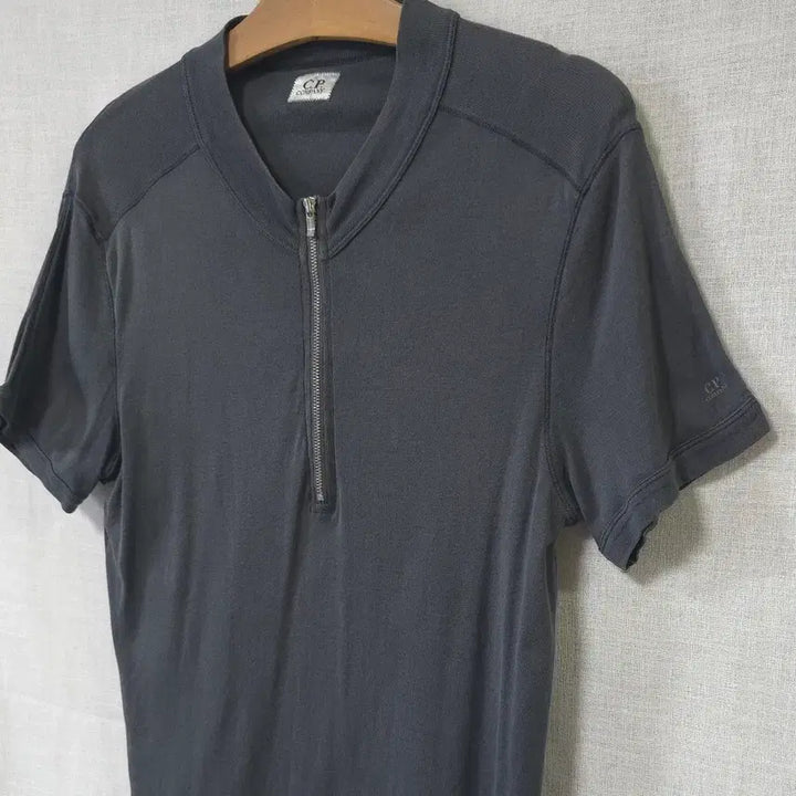 [BUNJANG] CP Company Muscle Fit Half-Zip T-Shirt / CP컴퍼니 정품 근육남 반팔 티셔츠 여름 씨피 킴퍼니 100