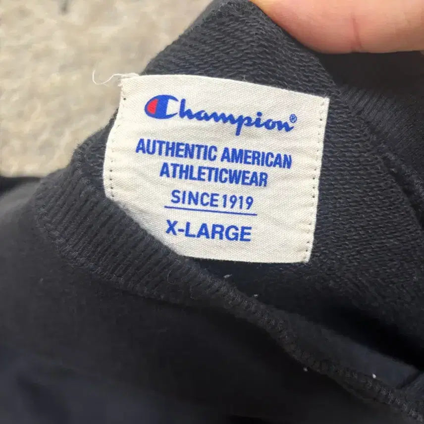[BUNJANG] Champion Black Sweatshirt (Japan Version) Men&
