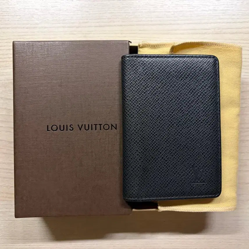 [BUNJANG] Louis Vuitton Taiga Pocket Organizer Card Holder / 루이비통 타이가 포켓 오거나이저