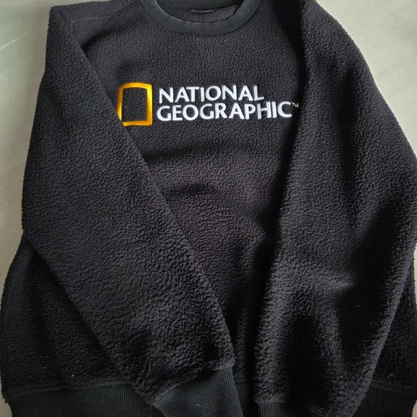 [BUNJANG] National Geographic Black Fleece Sweatshirt / 내셔널지오그래픽 검정 뽀글이 맨투맨