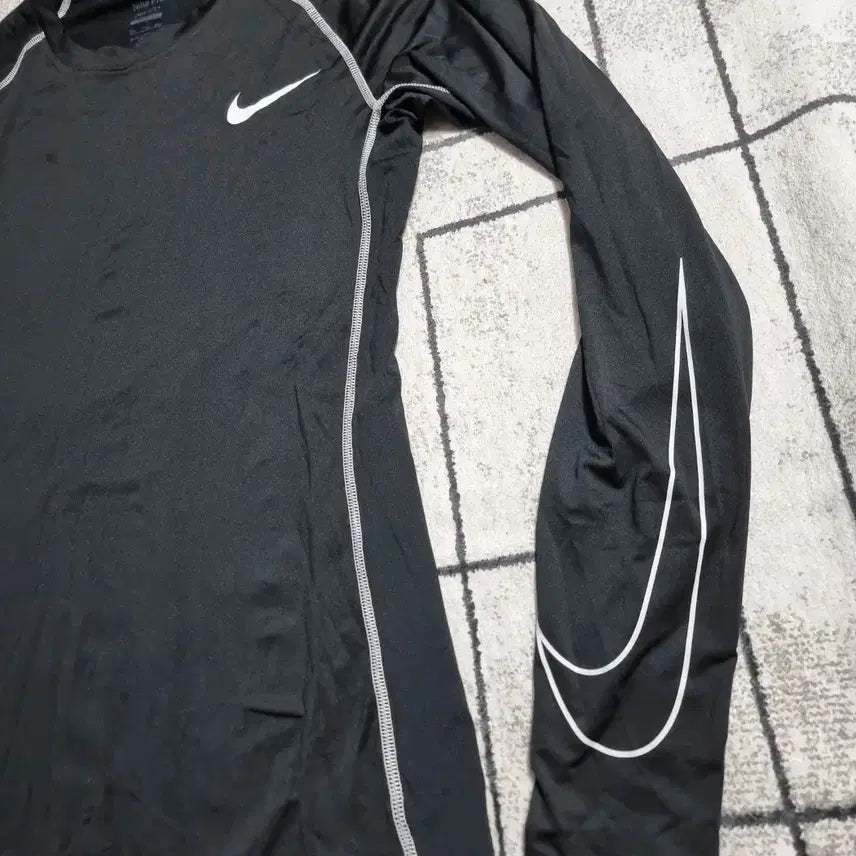 [BUNJANG] Nike Pro Dri-FIT Long Sleeve Performance Top Black / 나이키 프로 드라이핏 긴팔 기능성 블랙