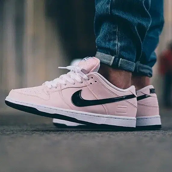 [BUNJANG] Nike Dunk Low SB Pink Box All-Suede Sneakers / 나이키 덩크로우SB 핑크박스 올스카치모델