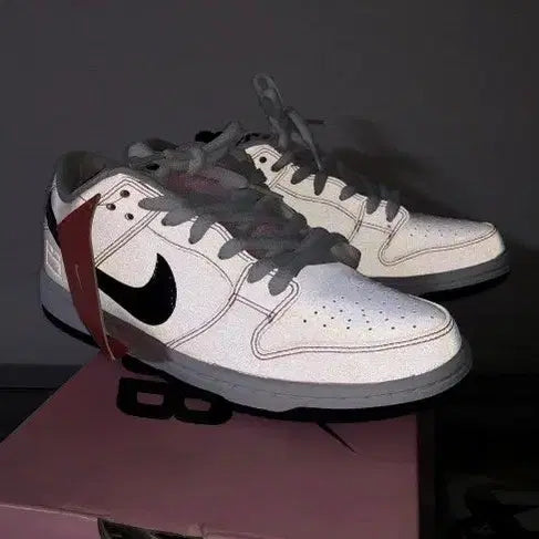 [BUNJANG] Nike Dunk Low SB Pink Box All-Suede Sneakers / 나이키 덩크로우SB 핑크박스 올스카치모델