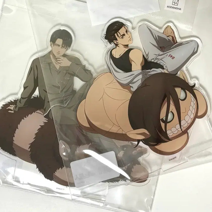 [BUNJANG] Attack on Titan Eren &amp; Levi Resting Acrylic Stand (Sealed) / 진격의 거인 에렌 리바이 아크릴 스탠드 미개봉 쿠츠로기 휴식 eeo 엘런