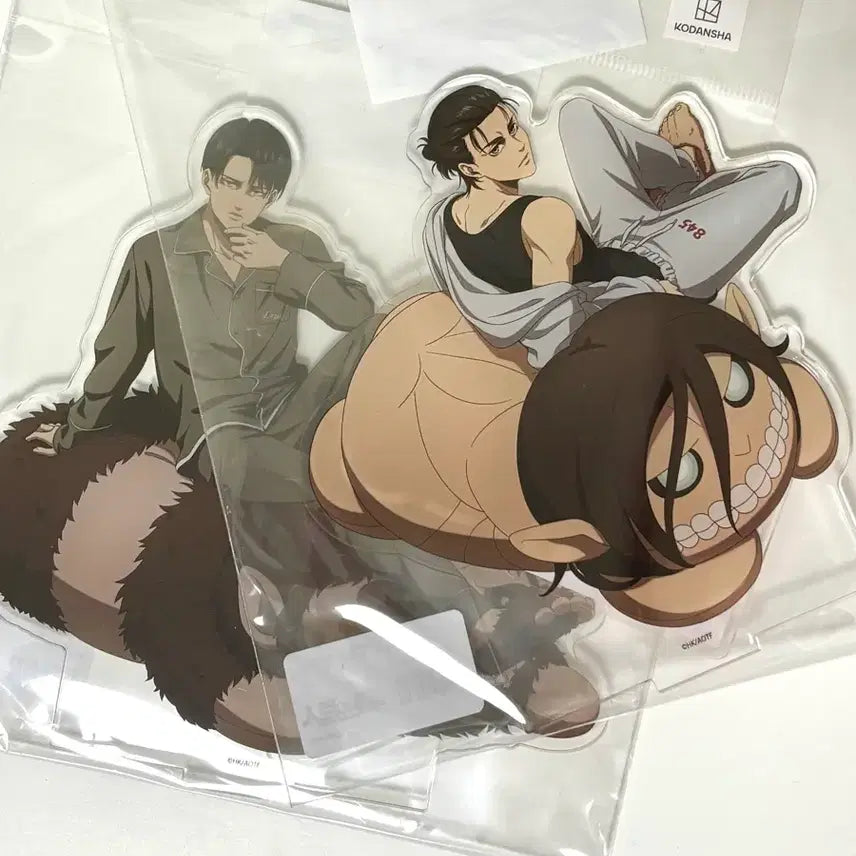 [BUNJANG] Attack on Titan Eren &amp; Levi Resting Acrylic Stand (Sealed) / 진격의 거인 에렌 리바이 아크릴 스탠드 미개봉 쿠츠로기 휴식 eeo 엘런