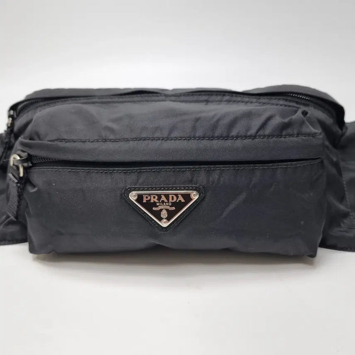 [SOLD OUT] 프라다 PRADA 나일론 힙색 바이커백 슬링백 (상급, 남녀공용)