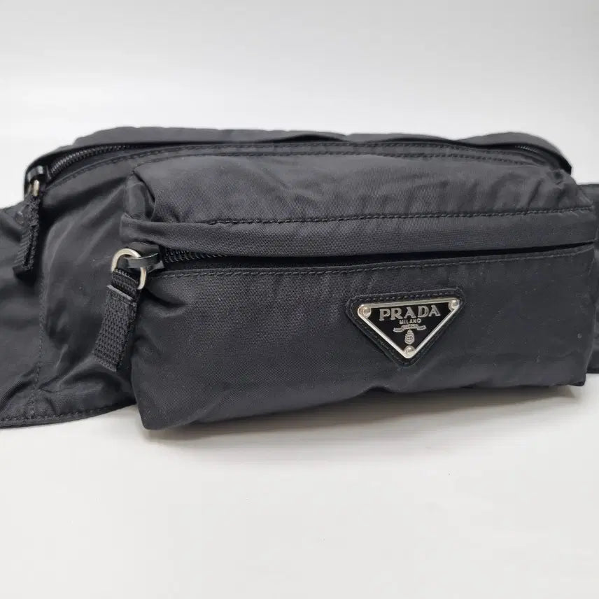 [SOLD OUT] 프라다 PRADA 나일론 힙색 바이커백 슬링백 (상급, 남녀공용)