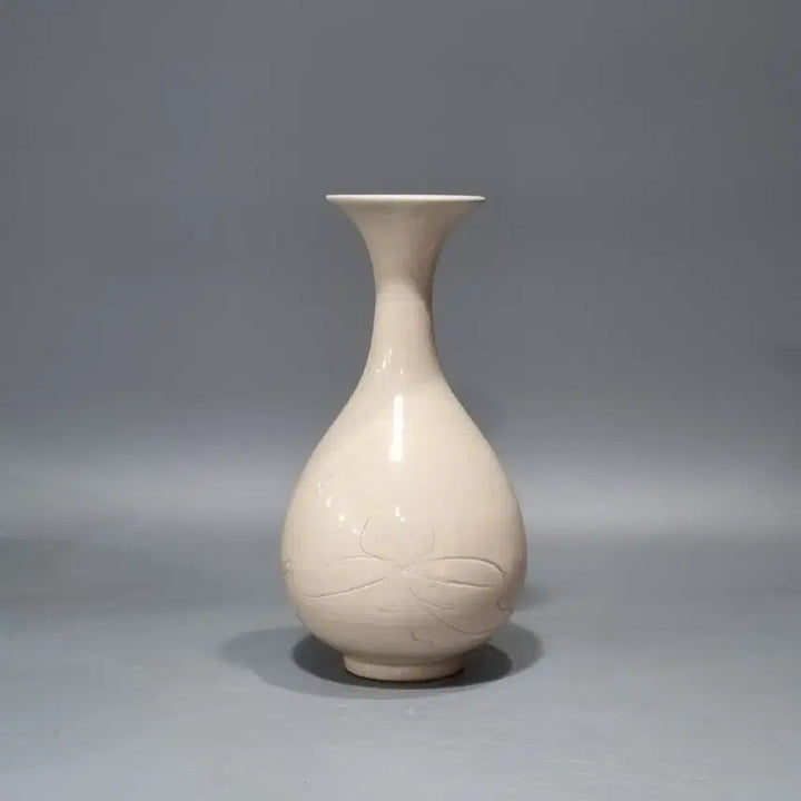 [BUNJANG] Ding Kiln White Porcelain Flower Engraved "Jade Spring Bottle" Vase / 정요백자 초화문 옥호춘병. 고28
