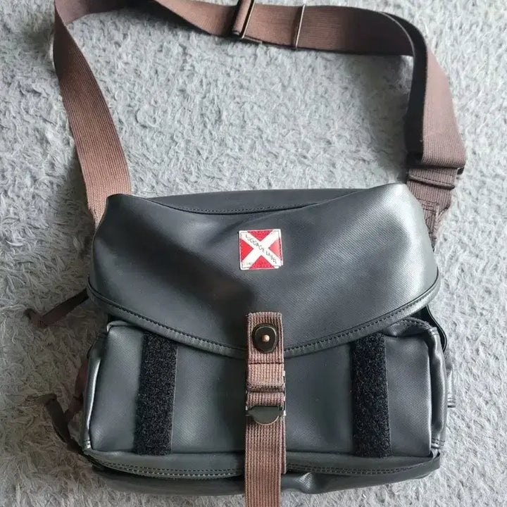 [BUNJANG] Yoshida Porter, Luggage Label, Liner Shoulder Bag, Black / 요시다포터 러기지라벨 라이너 숄더백 블랙