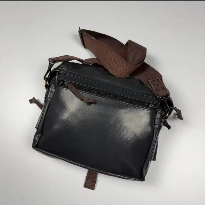 [BUNJANG] Yoshida Porter, Luggage Label, Liner Shoulder Bag, Black / 요시다포터 러기지라벨 라이너 숄더백 블랙