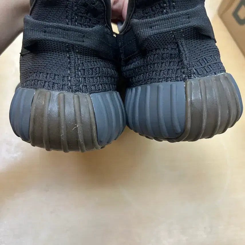[BUNJANG] Adidas Yeezy Boost 350 V2 Cinder Reflective Sneakers / (280) 아디다스 이지 부스트 350 V2 신더 - 리플렉티브 새상