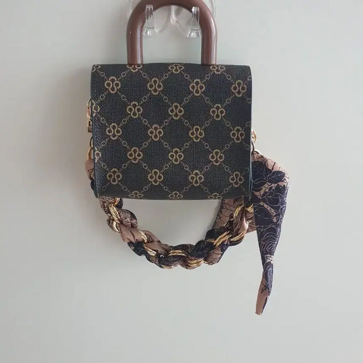 [BUNJANG] Mini Scarf Chain Crossbody Bag / 미니 스카프 체인 크로스백