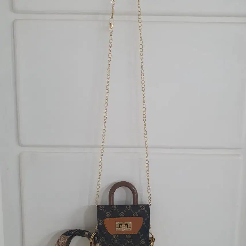 [BUNJANG] Mini Scarf Chain Crossbody Bag / 미니 스카프 체인 크로스백