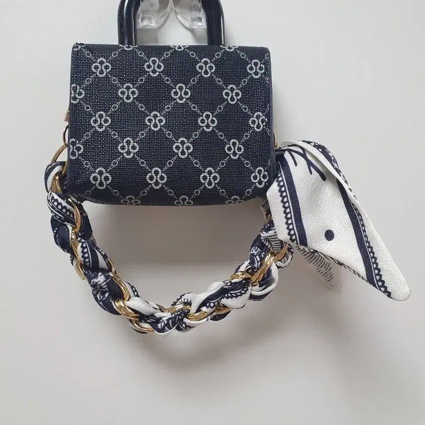 [BUNJANG] Black Mini Tote Bag with Scarf Chain / 미니 블랙 토트백 + 스카프 체인