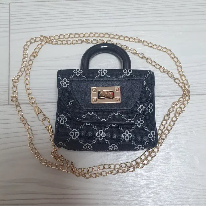 [BUNJANG] Black Mini Tote Bag with Scarf Chain / 미니 블랙 토트백 + 스카프 체인