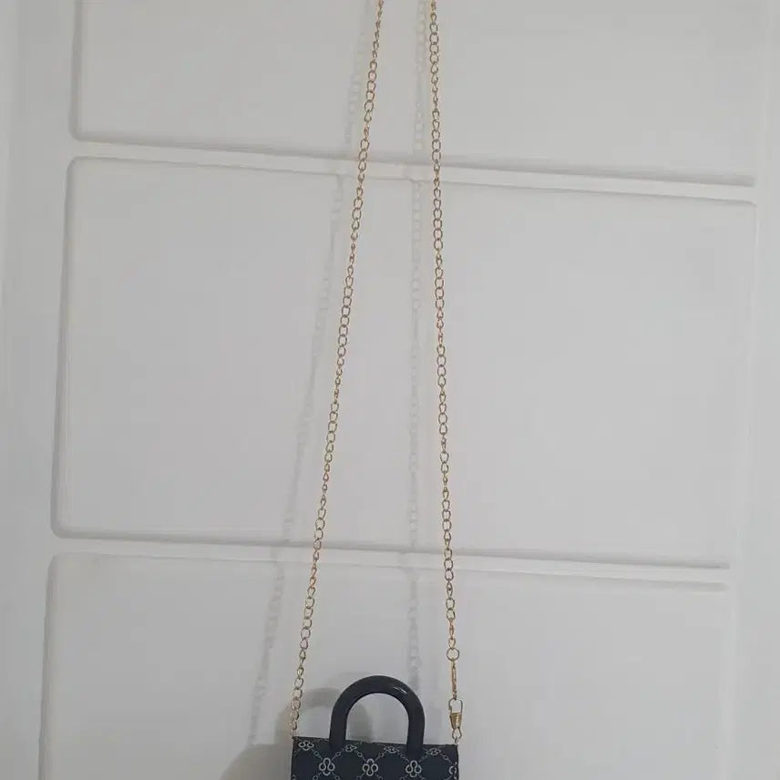 [BUNJANG] Black Mini Tote Bag with Scarf Chain / 미니 블랙 토트백 + 스카프 체인