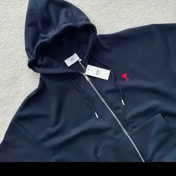 [BUNJANG] Ami Small Heart Logo Navy Hoodie Zip-up / 아미 스몰 하트 로고 네이비 후드집업