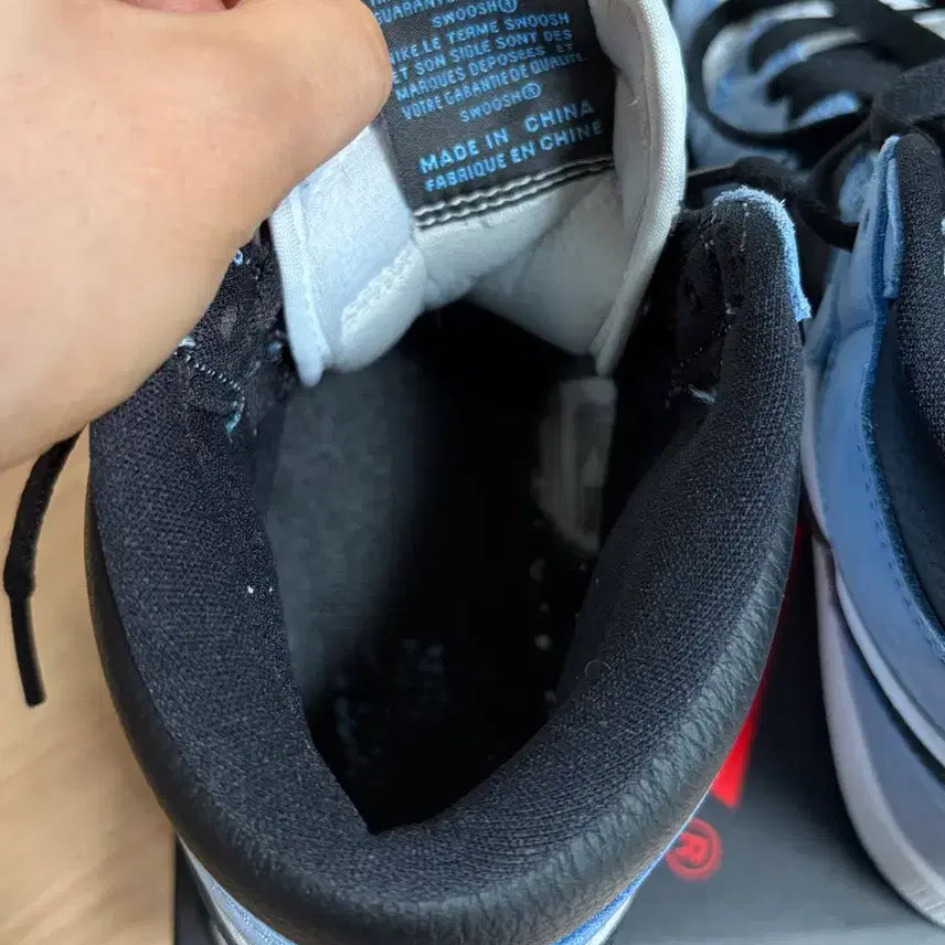 [BUNJANG] Nike Jordan 1 High University Blue Sneakers / 조던1 하이 유니버시티 블루 255