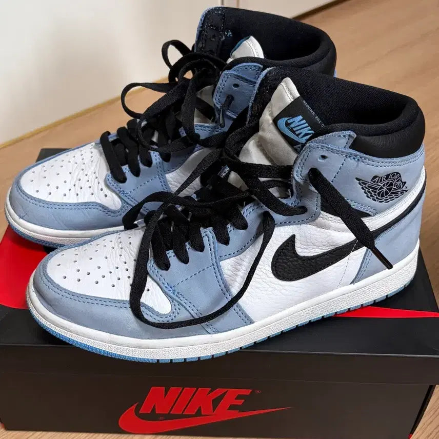 [BUNJANG] Nike Jordan 1 High University Blue Sneakers / 조던1 하이 유니버시티 블루 255