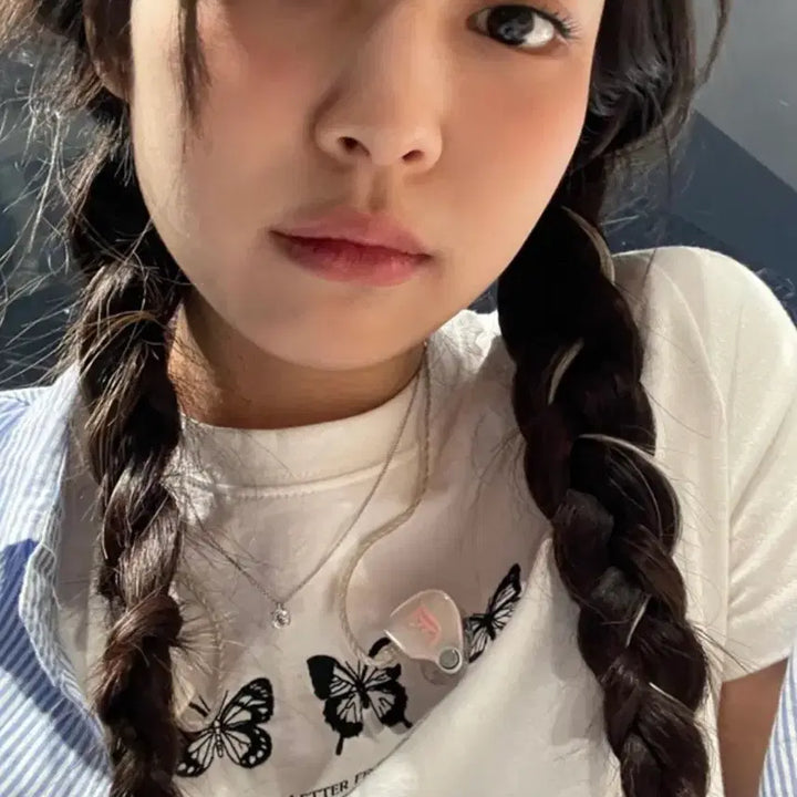 [BUNJANG] Letter From Moon Butterfly Embroidered Crop T-shirt / 레터프롬문 반팔티