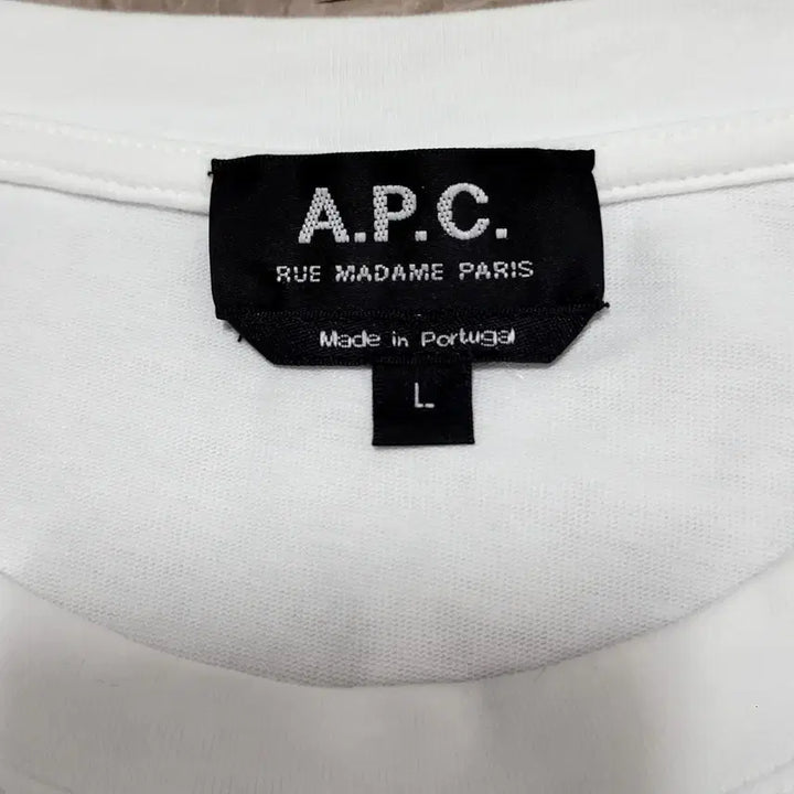 [SOLD OUT] A.P.C. 화이트 로고 반팔 티셔츠