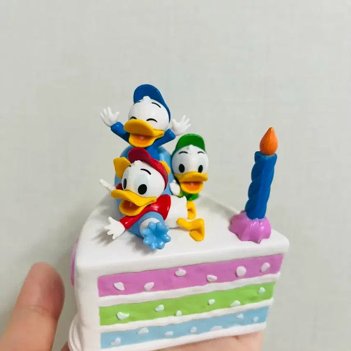 [BUNJANG] Disney Donald Duck Cake Figure / 디즈니 서프라이즈 도널드덕 케이크 피규어 팝니다