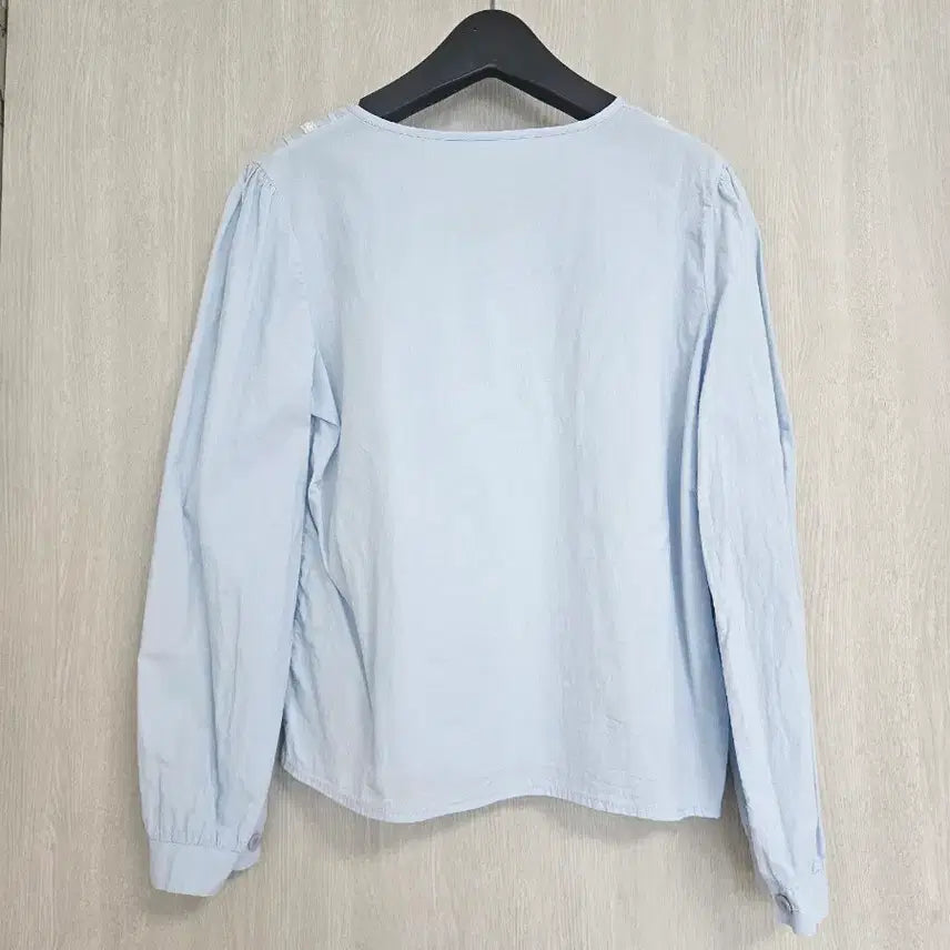 [BUNJANG] Sky Blue Lace Trim Blouse / [새상품/여리핏] 레이스 펀칭 디테일 하늘색 블라우스 (청순룩/데이트룩)