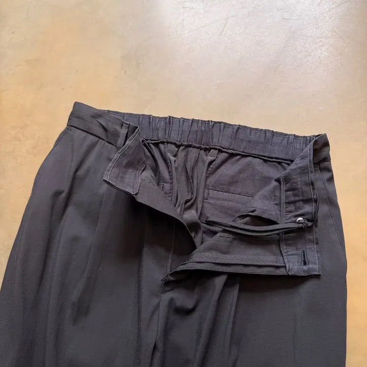 [BUNJANG] United Tokyo Light Nylon Cabra Banding Slacks / 유나이티드 도쿄 라이트 나일론 카브라 밴딩 슬랙스 4사이즈