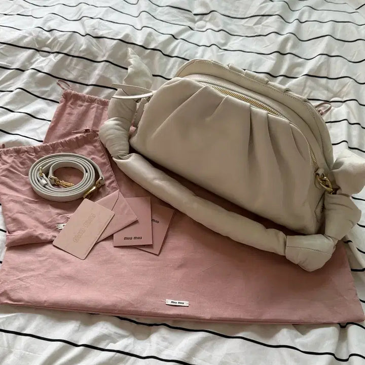 [BUNJANG] Miu Miu White Nappa Mandu Bag Shoulder Bag / 미우미우 숄더백 화이트 나파 만두백