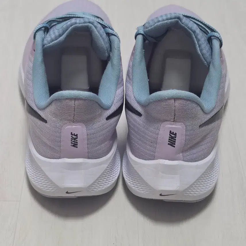 [SOLD OUT] [A급] 나이키 우먼스 에어 줌 페가수스 39 265사이즈