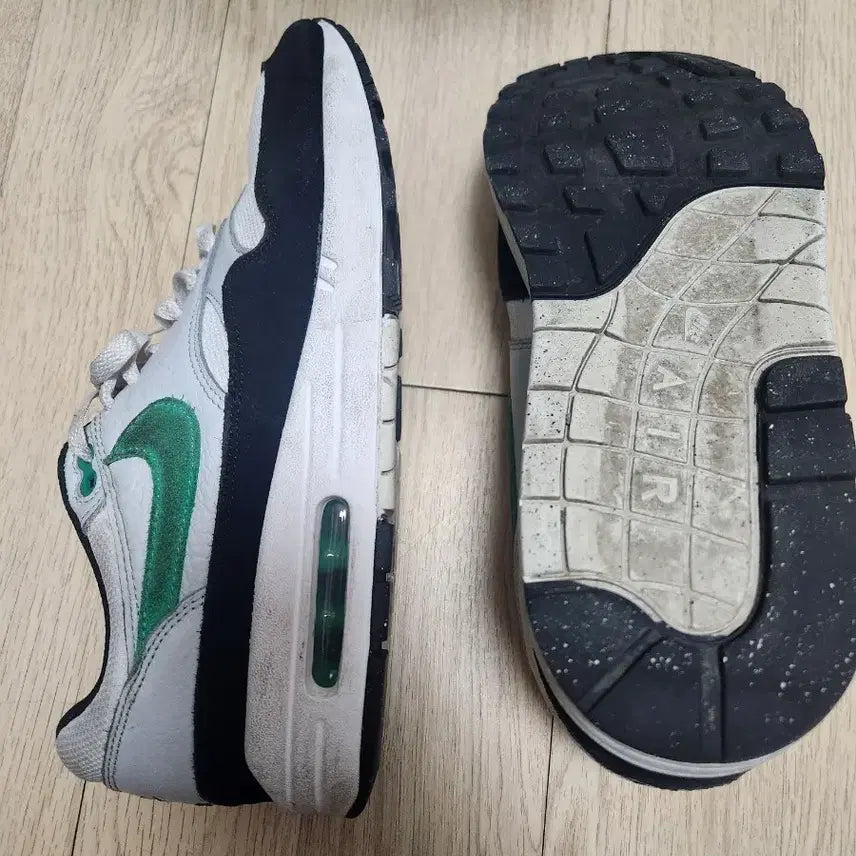 [BUNJANG] Nike Air Max 275 Sneakers / 나이키 에어맥스 275