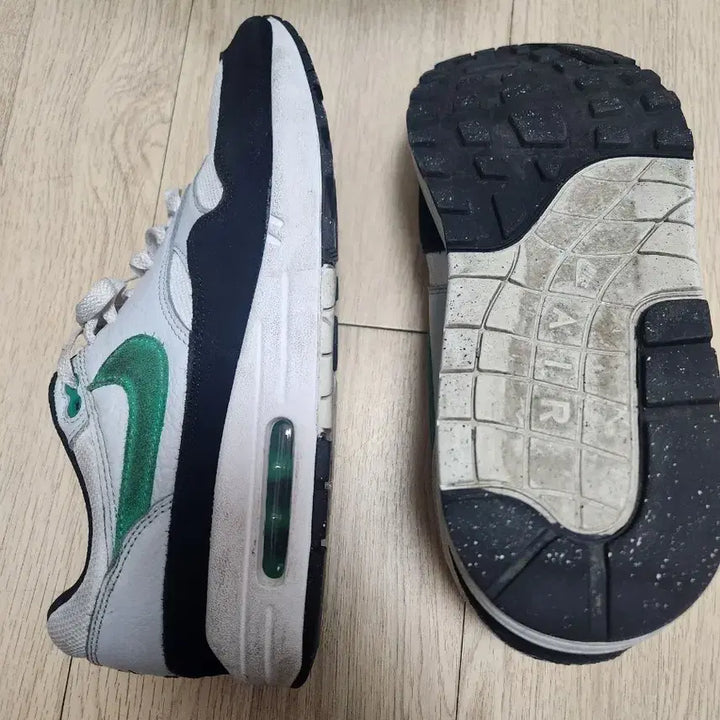 [BUNJANG] Nike Air Max 275 Sneakers / 나이키 에어맥스 275