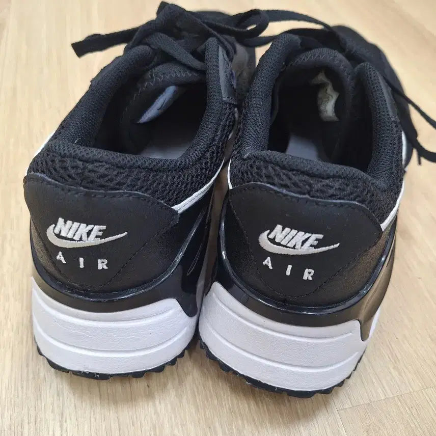 [SOLD OUT] 나이키 에어맥스 시스템 DM9537-001(280size)