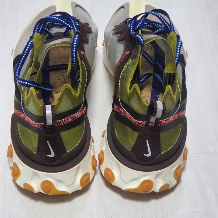 [SOLD OUT] [S급] 나이키 리액트 엘리먼트 87 모스 275사이즈
