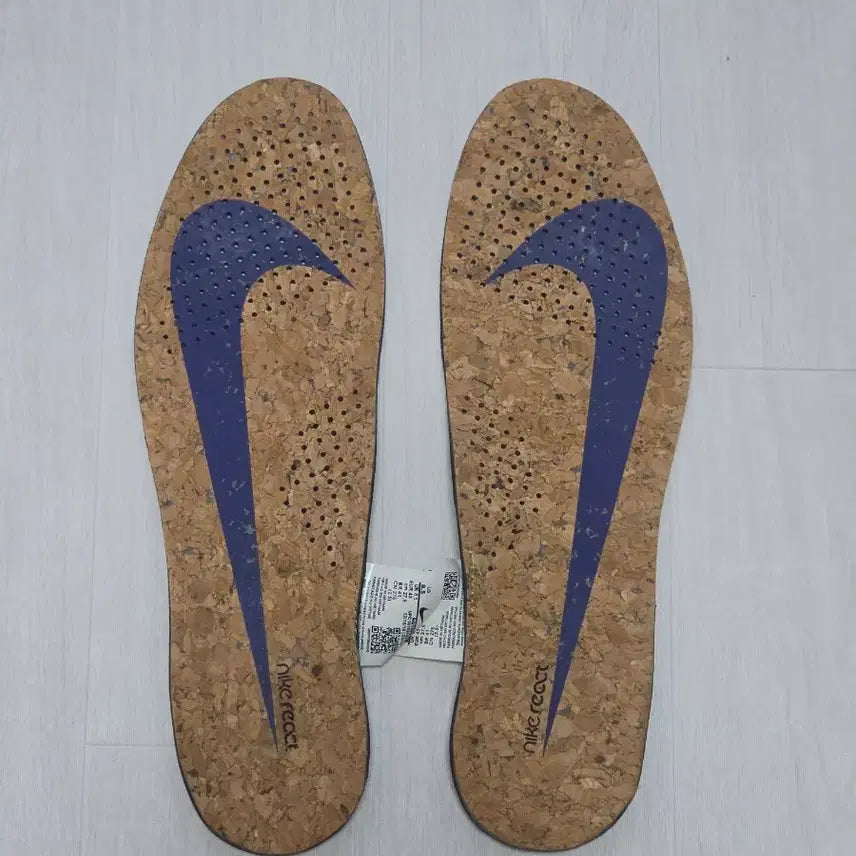 [SOLD OUT] [S급] 나이키 리액트 엘리먼트 87 모스 275사이즈